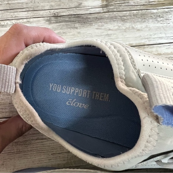 Clove Classic Nursing Medical Sneakers in Grey Matter - Picture 10 of 14